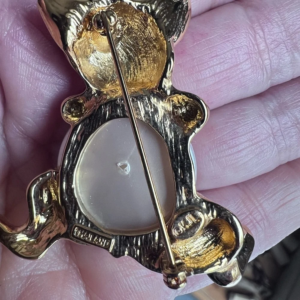 N/A charming gold